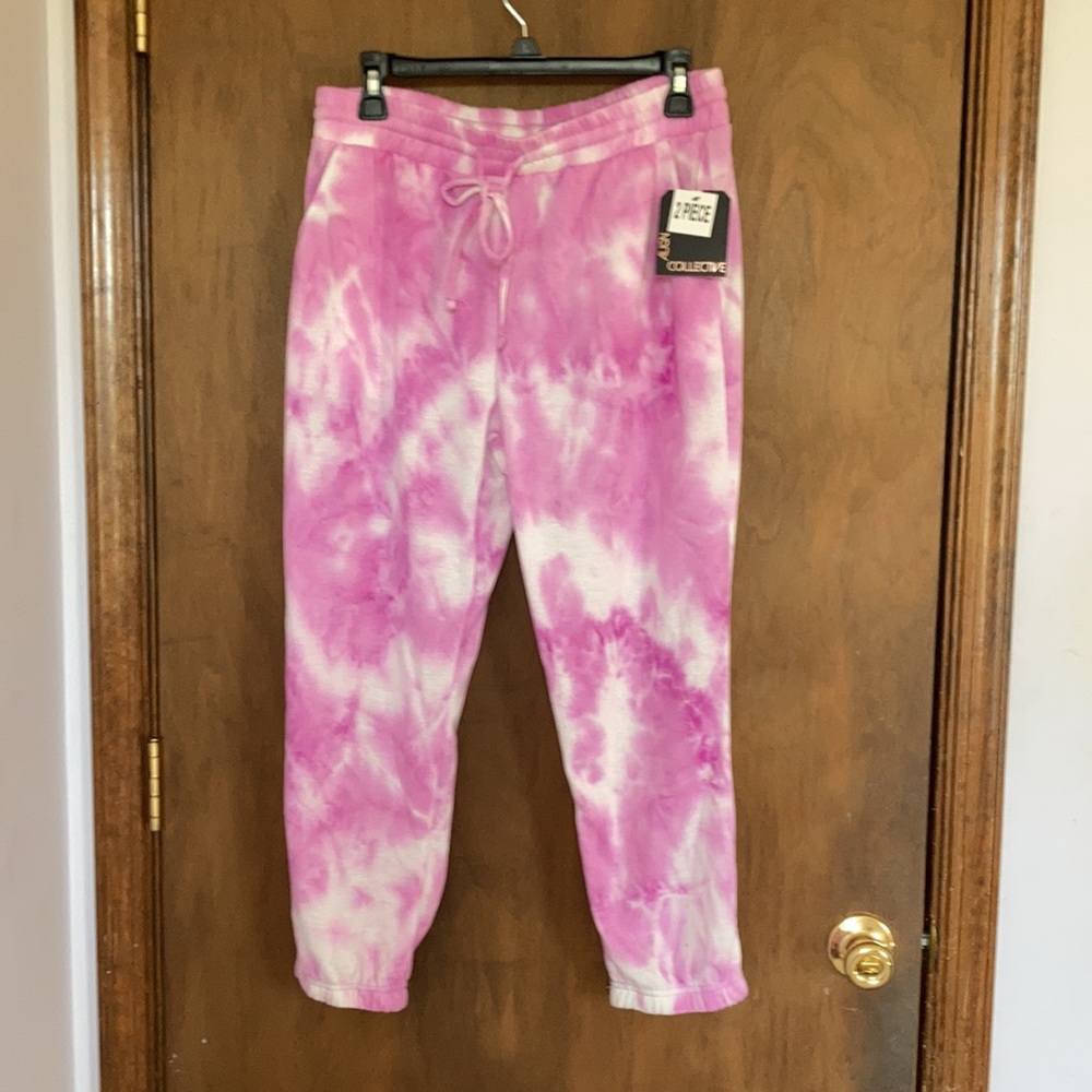 Top with cut out in back & jogger pant tie dye set pink M Juniors - Picture 7 of 17